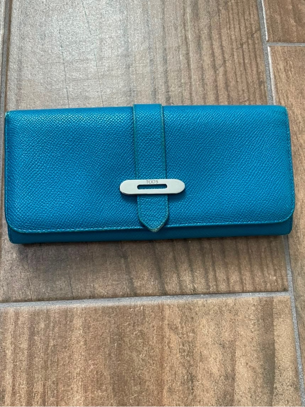 TOD'S Turquoise Leather Continental Wallet with Strap and Logo Plaque